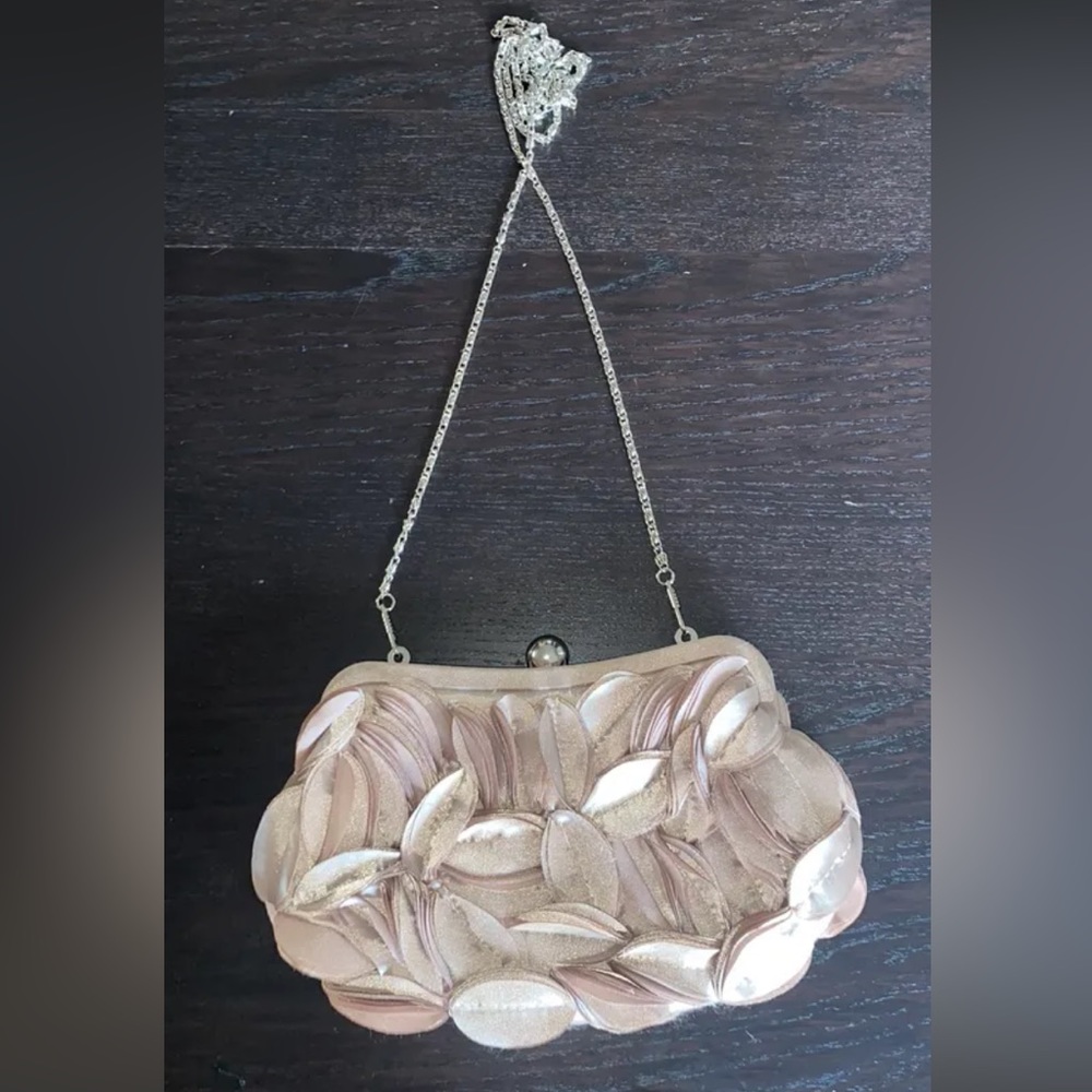beige flower purse